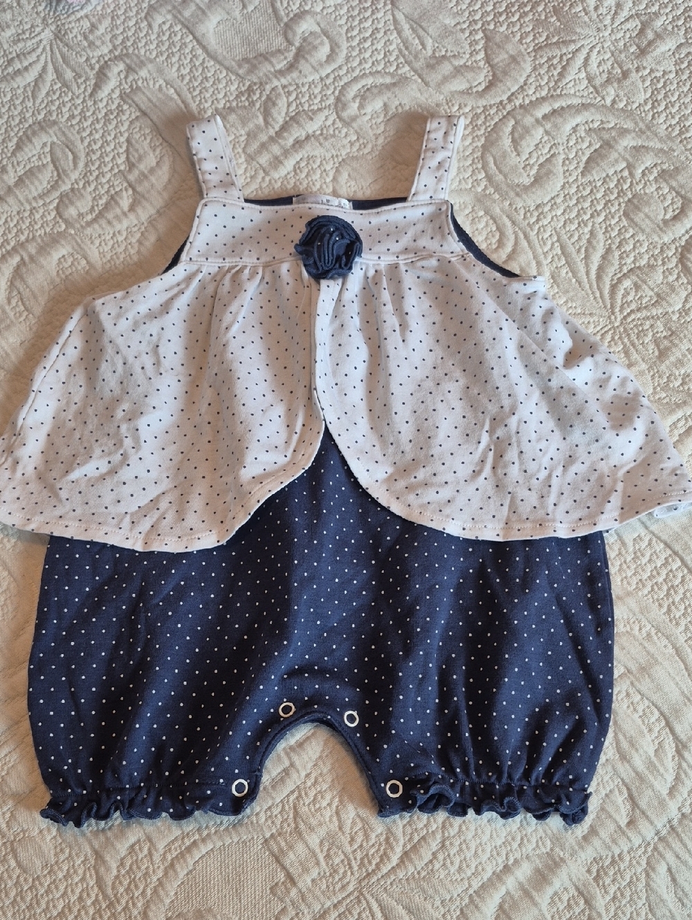 Kissy Kissy girls size 9 months white & blue polka dot romper VGUC